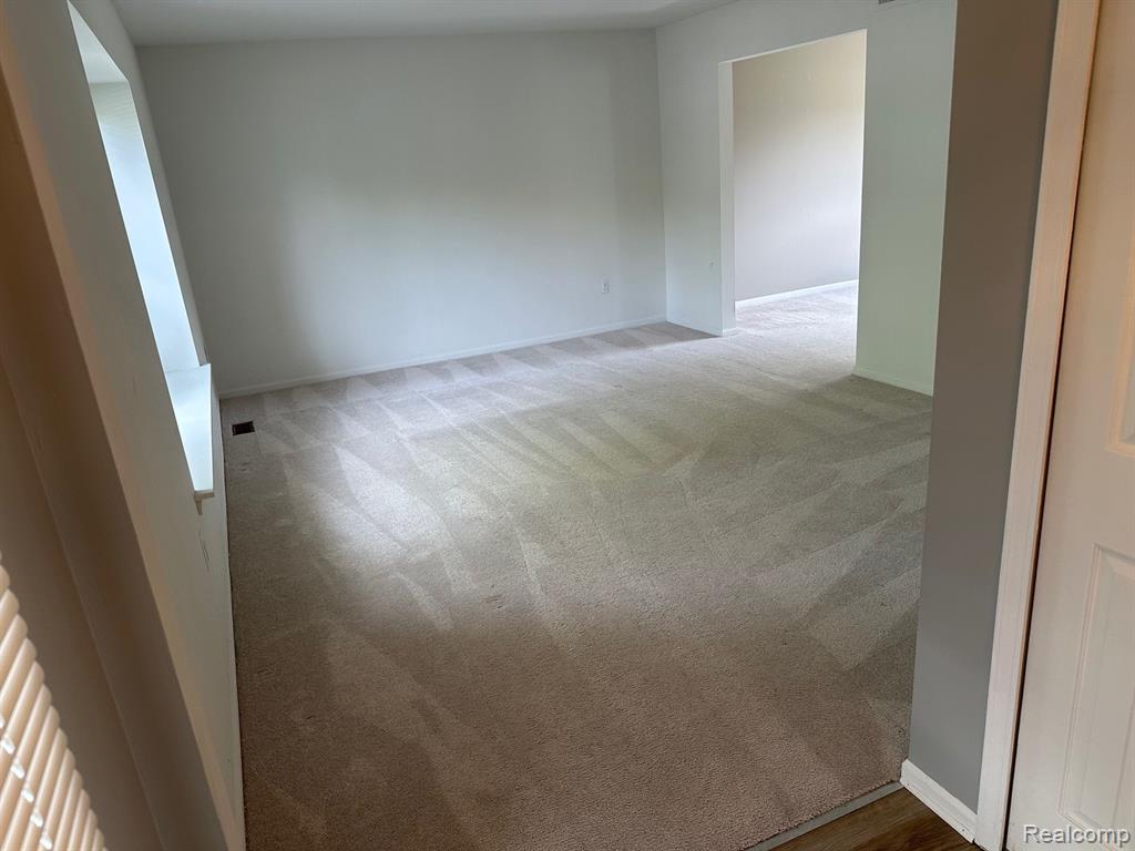 45851 CIDER MILL Road, Novi, MI — Photo 2