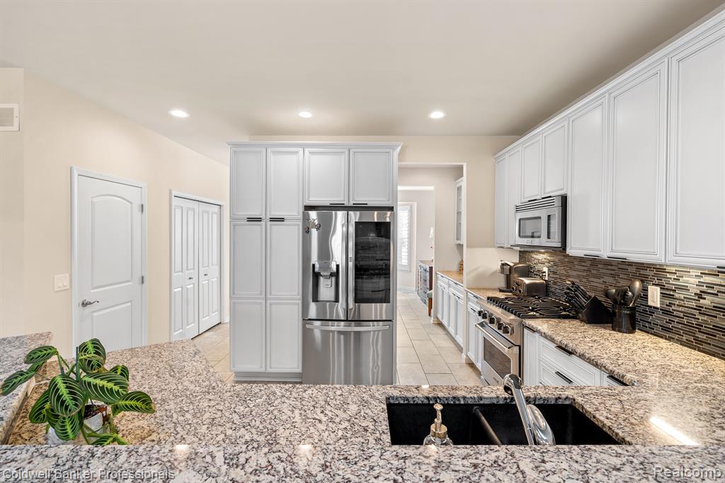 4553 BROOKSTONE Drive, Canton, MI 48188 — Photo 12