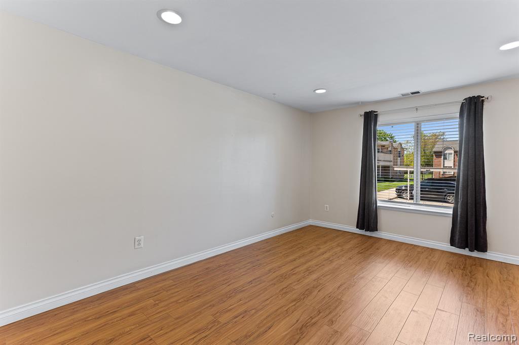 44435 SAVERY Drive, Canton, MI 48187 — Photo 10
