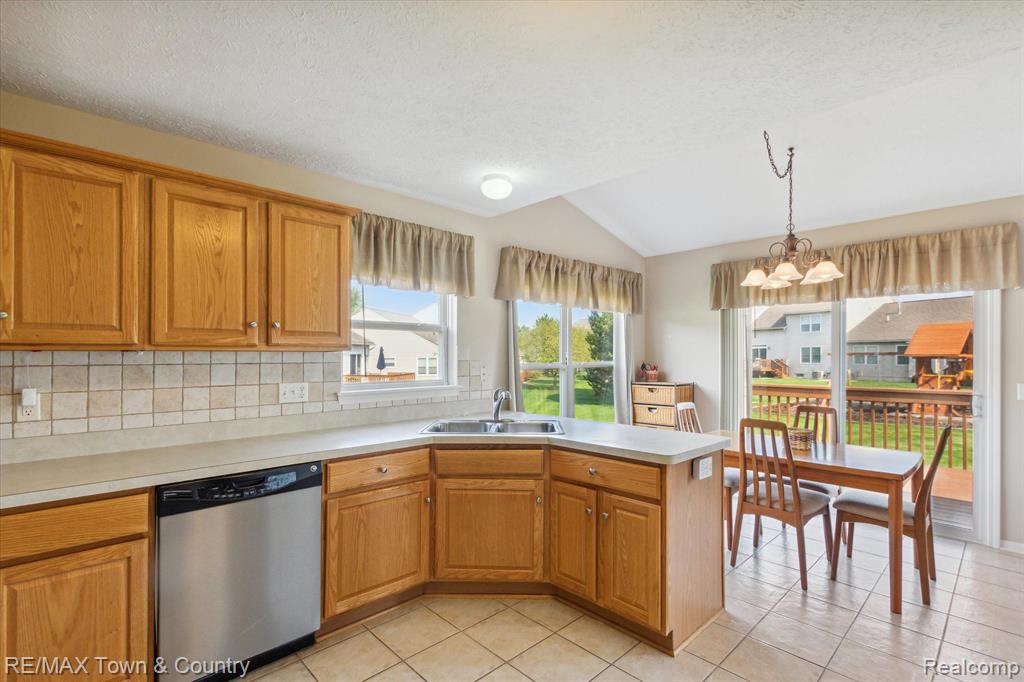 2571 ARALIA Drive, Howell, MI 48855 — Photo 13