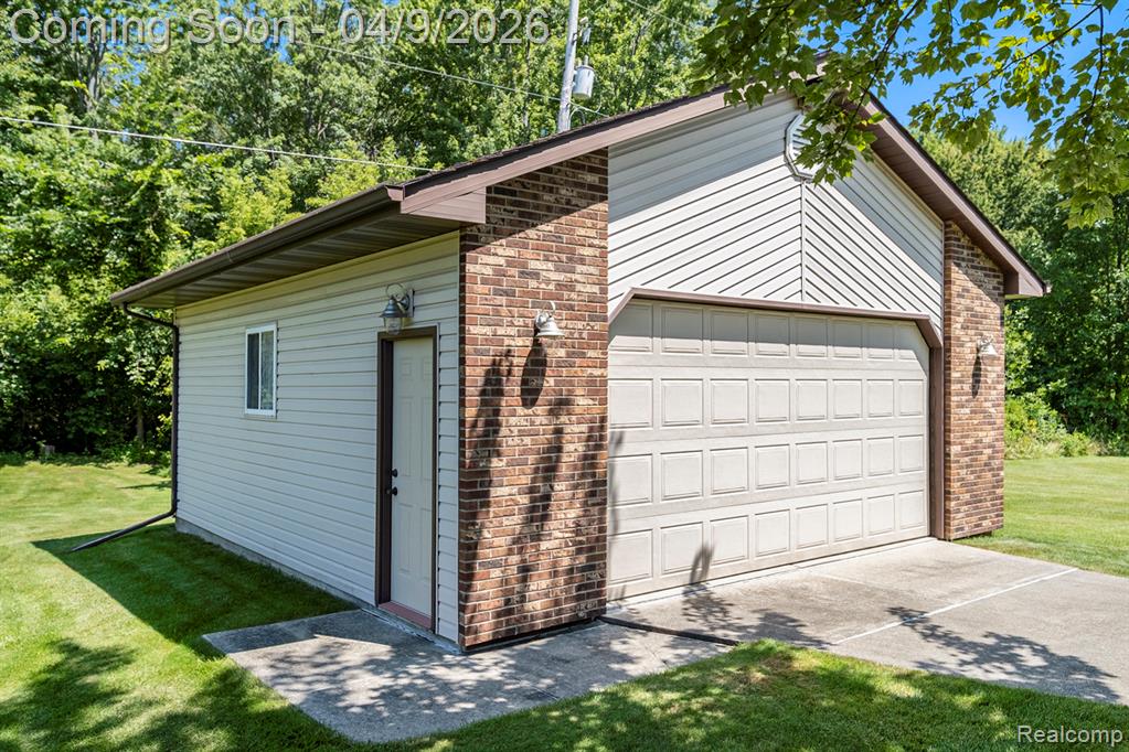 7222 Calkins Road, Flint, MI 48532 — Photo 38
