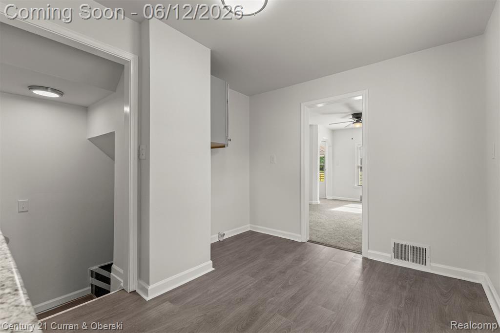 6719 Parkland Street, Dearborn Heights, MI 48127 — Photo 10