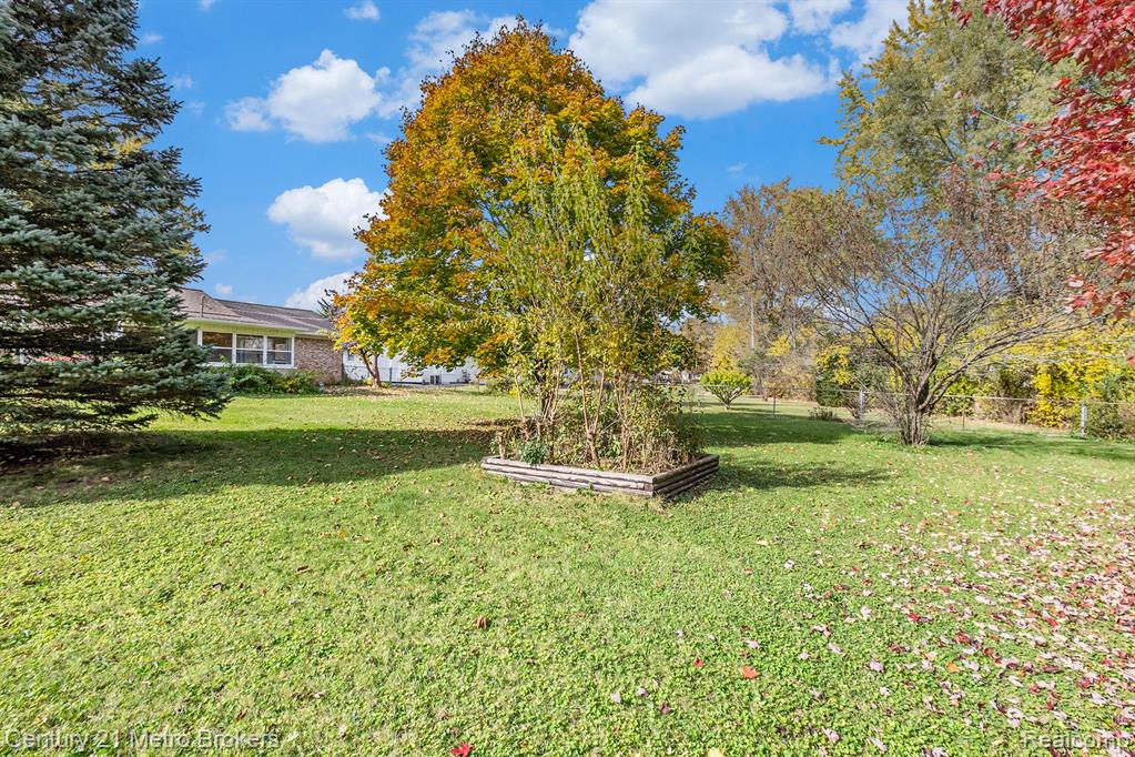4413 OLD CARRIAGE Road, Flint, MI 48507 — Photo 25