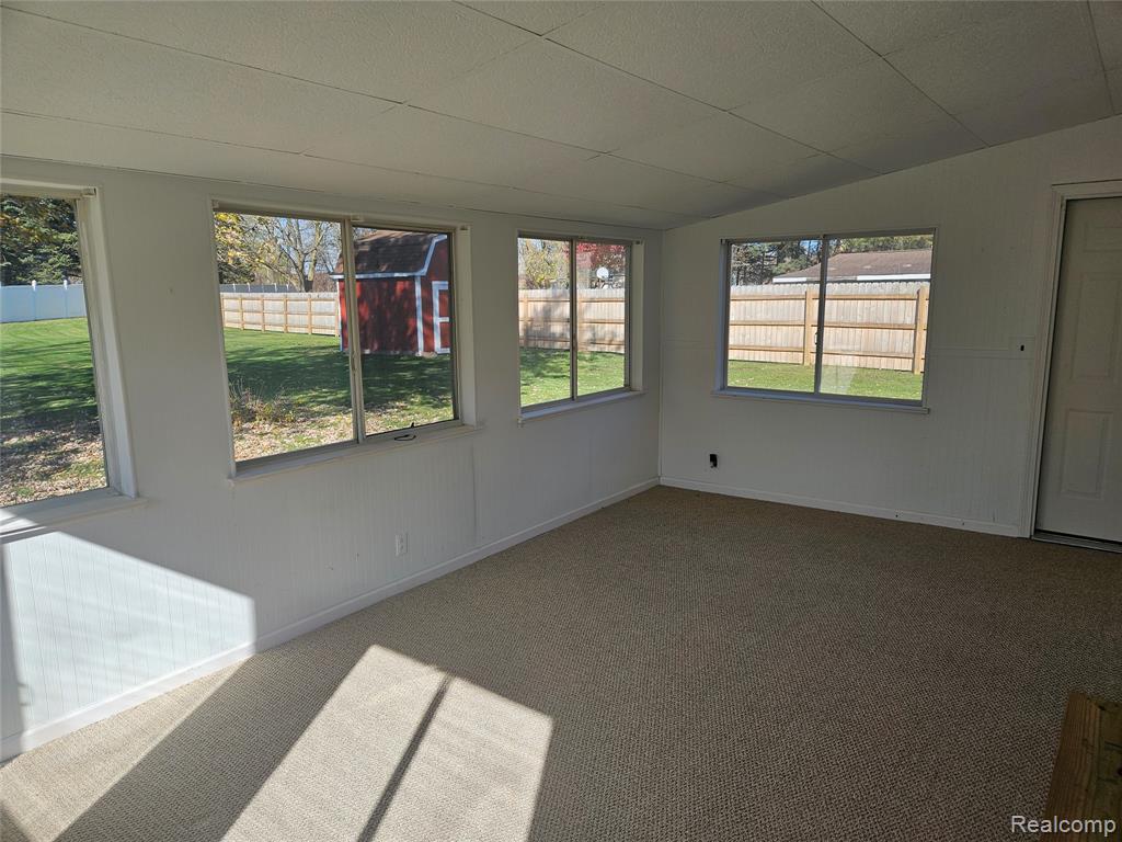 9356 Elaine Drive, Swartz Creek, MI 48473 — Photo 15