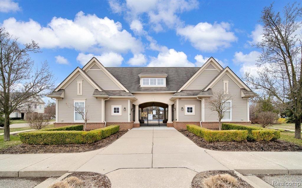 8109 ADDINGTON Drive, Commerce Twp, MI 48390 — Photo 6