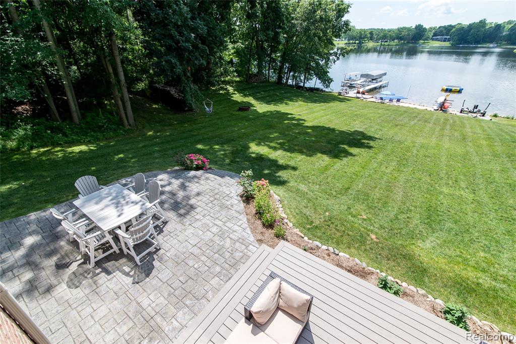 3166 W Beach Lake Drive, Milford, MI, 48380