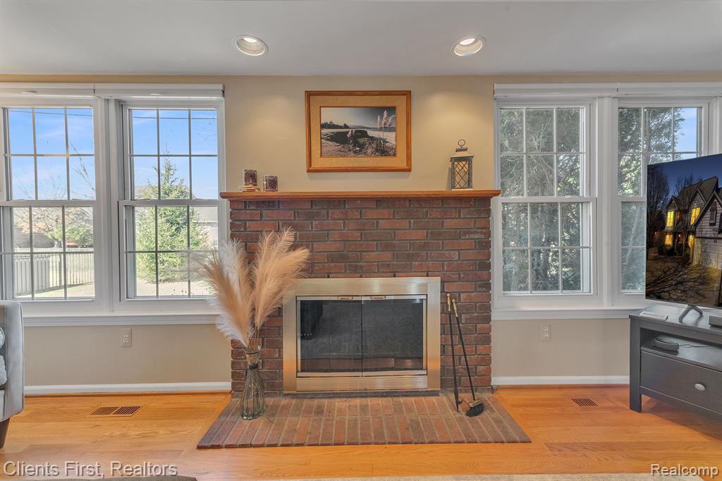 46408 DOUBLETREE Road, Canton, MI 48187 — Photo 9