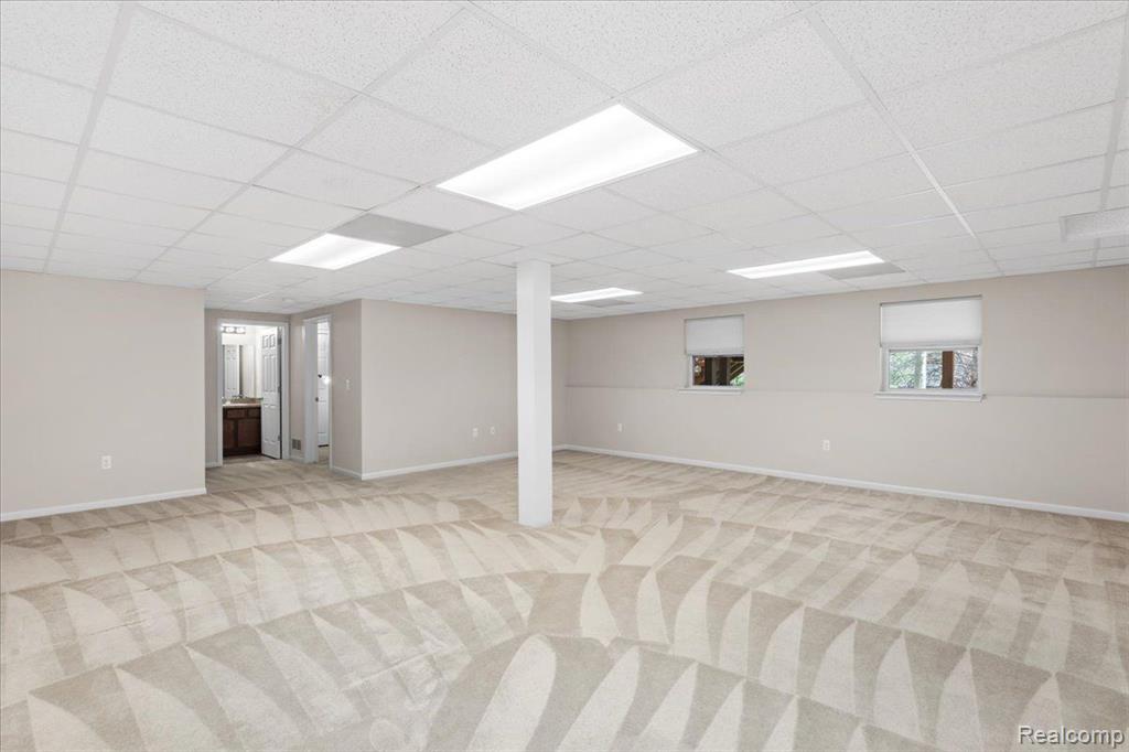 30216 VIEWCREST Drive, Novi, MI 48377 — Photo 29