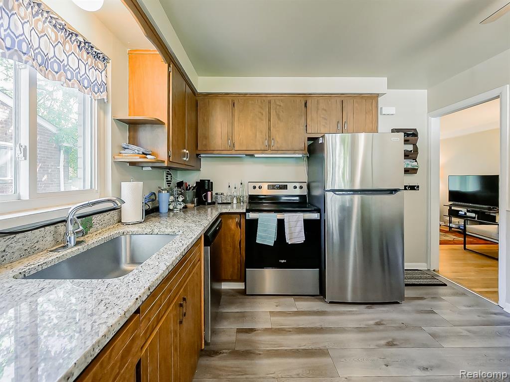 29221 Mark Avenue, Madison Heights, MI 48071 — Photo 21