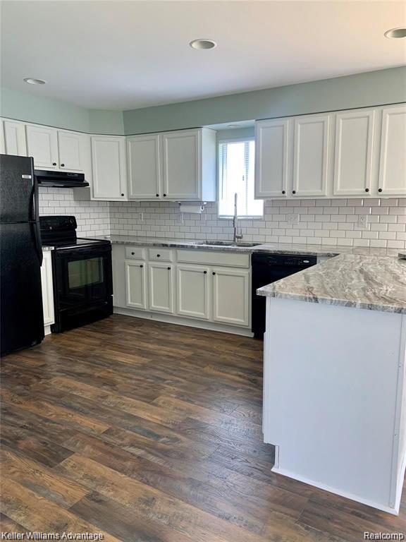 689 LUCILLE Drive, Wolverine Lake, MI 48390 — Photo 3