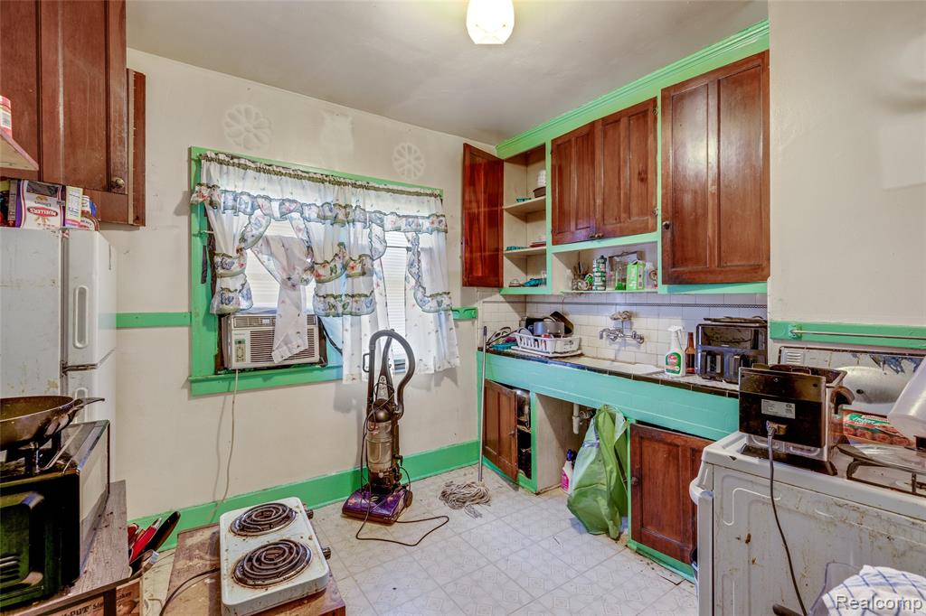 4666 Lillibridge Street, Detroit, MI 48214 — Photo 17