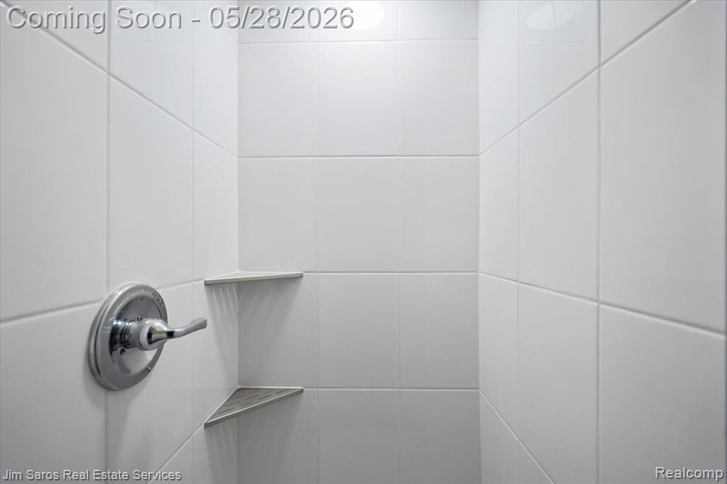21252 Huntington Avenue, Harper Woods, MI 48225 — Photo 24