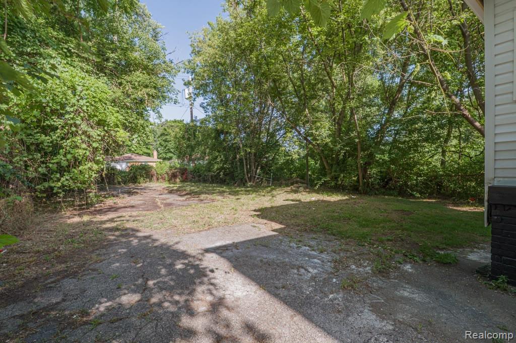 18486 Trinity Street, Detroit, MI 48219 — Photo 19