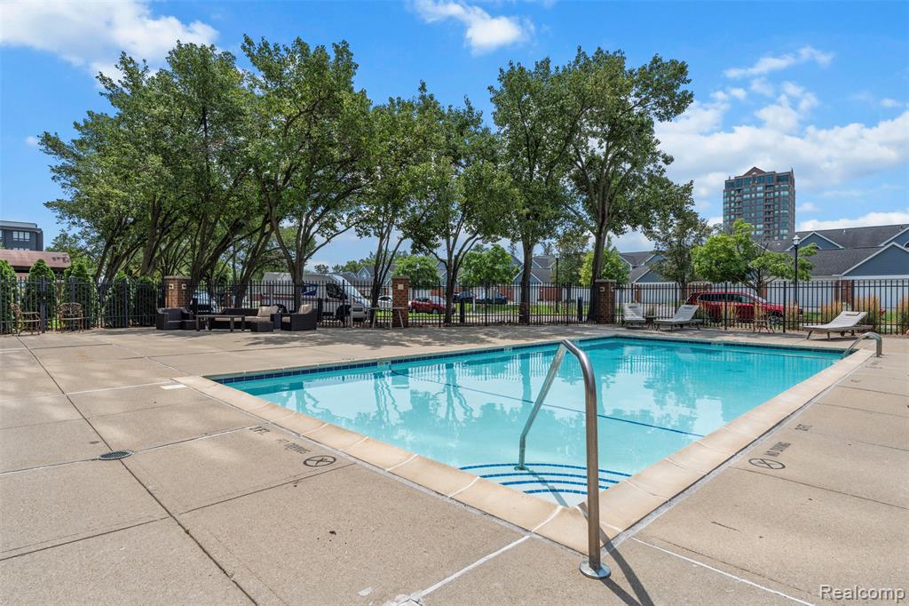 250 E Harbortown Drive, 404, Detroit, MI 48207 — Photo 29
