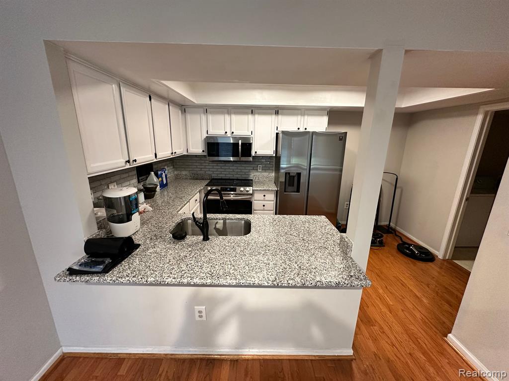 6633 Bellows Court, West Bloomfield, MI — Photo 3