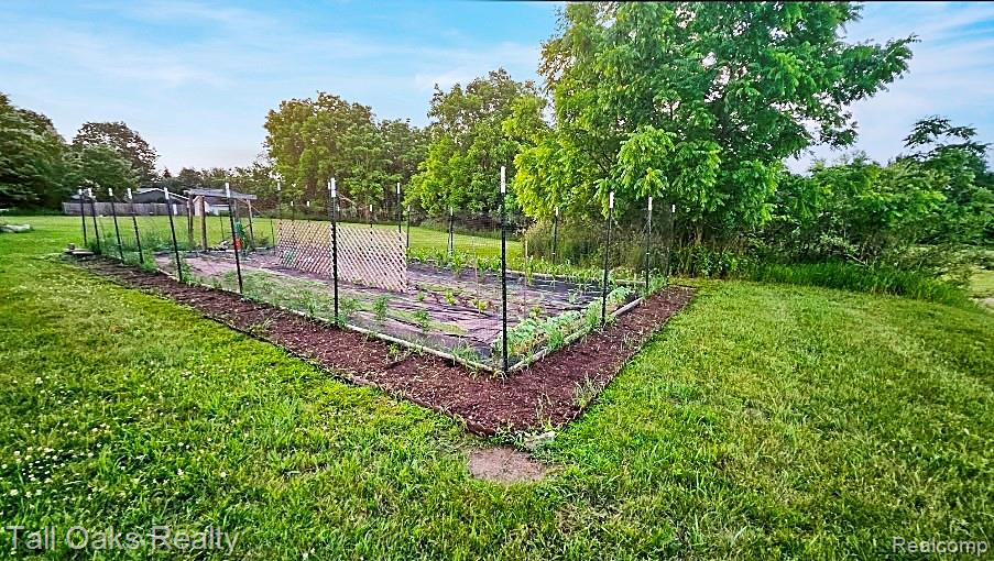 9198 Hegel Road, Goodrich Vlg, MI — Photo 40