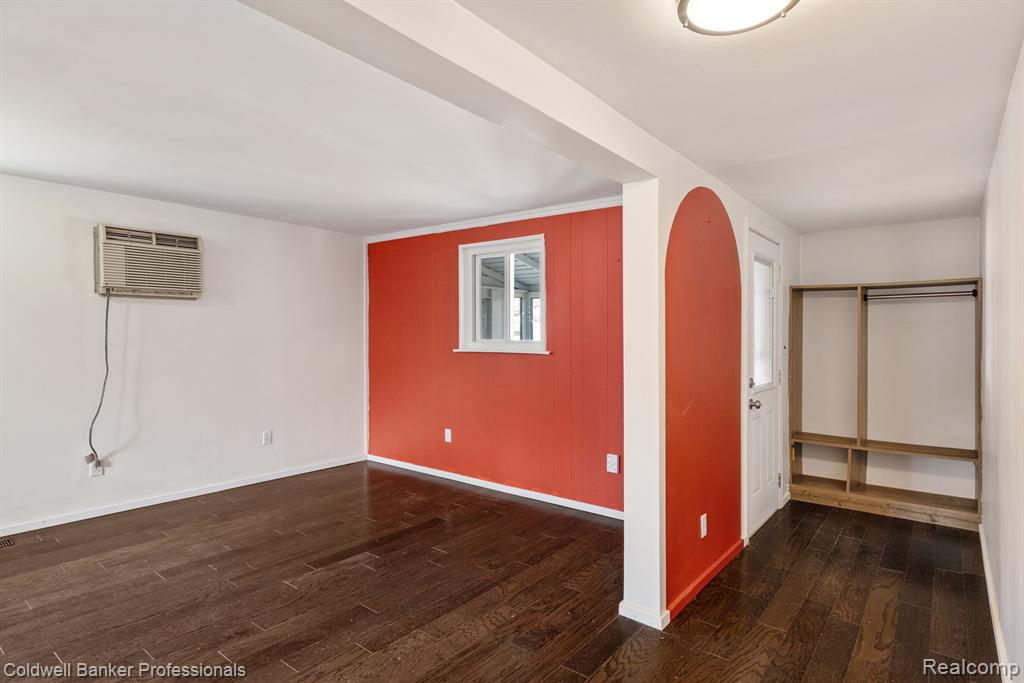 431 NAKOTA Street, Clawson, MI — Photo 9