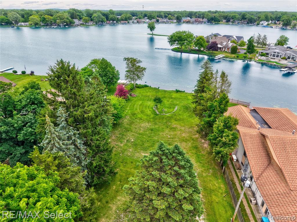 14189 Swanee Beach Drive, Fenton, MI 48430 — Photo 6