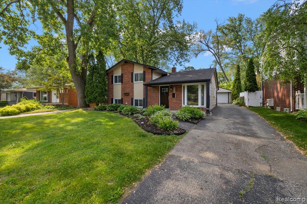 726 Woodlawn Avenue, Royal Oak, MI 48073 — Photo 25