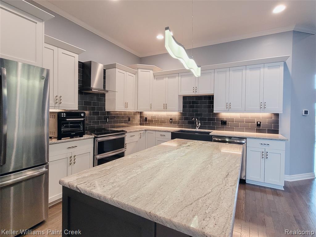 5612 Knob Hill Circle, Clarkston, MI 48348 — Photo 6