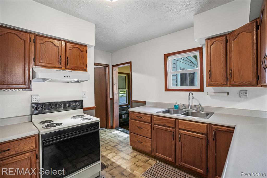 406 E Vienna Street, Clio, MI 48420 — Photo 16