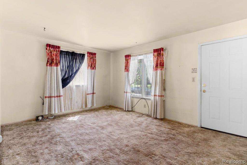 6626 ELMRIDGE Drive, Flint, MI 48505 — Photo 9