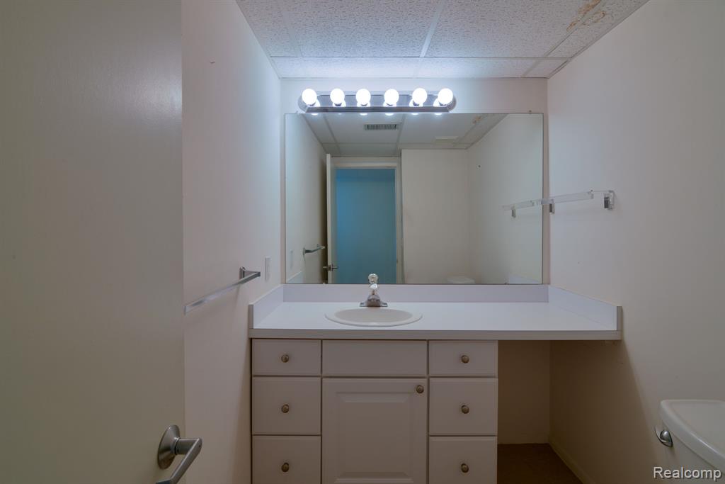 5762 DRAKE HOLLOW Drive W, West Bloomfield, MI — Photo 21