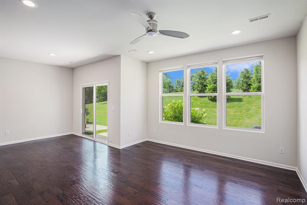 24727 IVY LANE, Novi, MI — Photo 10