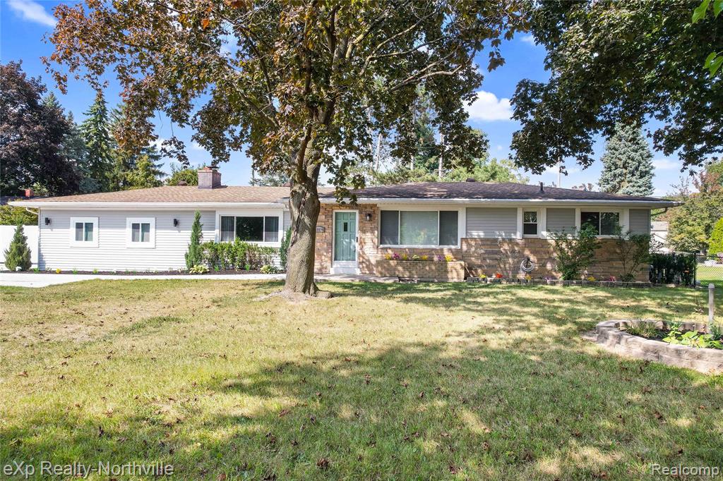 42030 Schoolcraft Road, Plymouth, MI 48170 — front exterior