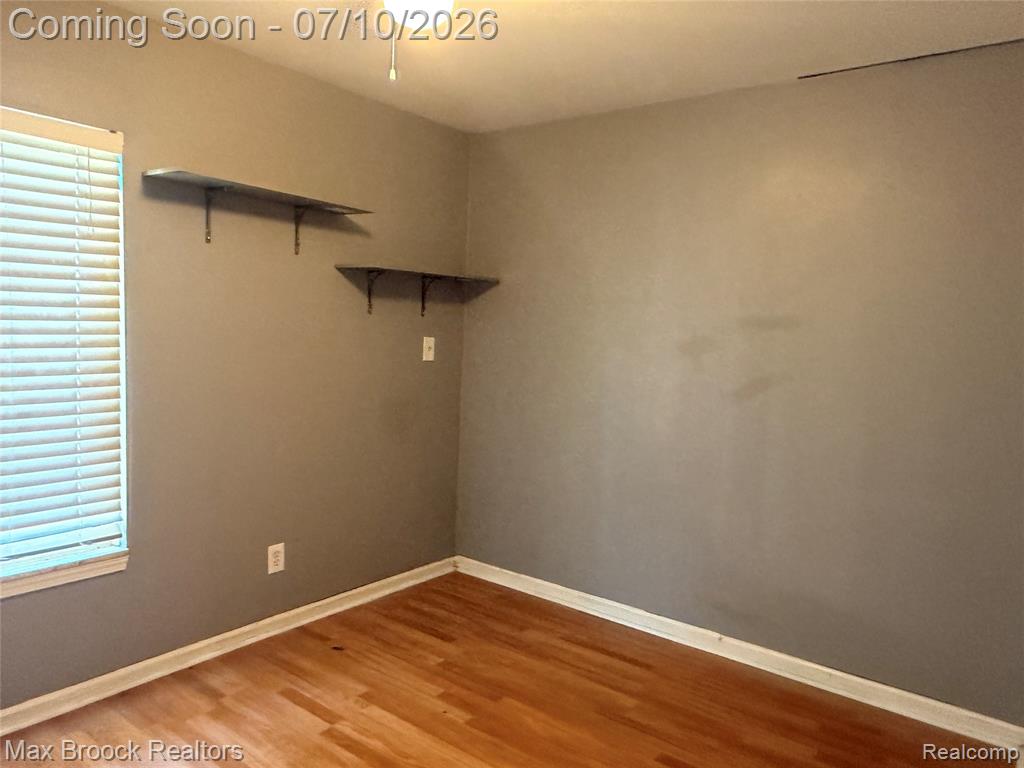 7094 Jenerous Drive, Center Line, MI 48015 — Photo 8