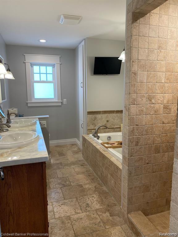 6730 WESTAWAY Drive, Troy, MI 48085 — Photo 16