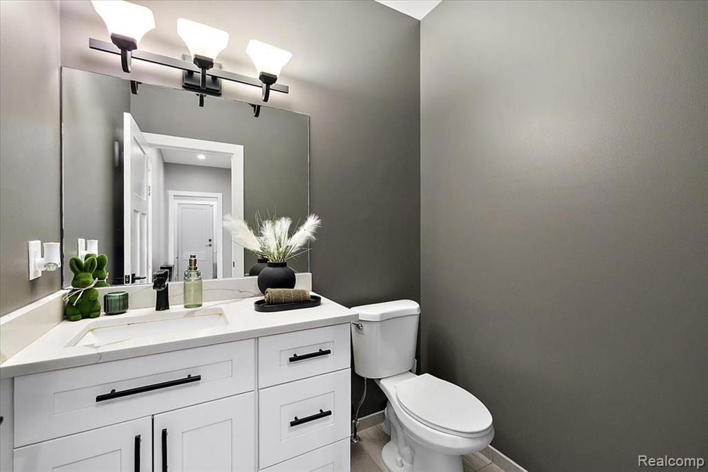 46930 Riverpark E, Macomb, MI 48044 — Photo 31