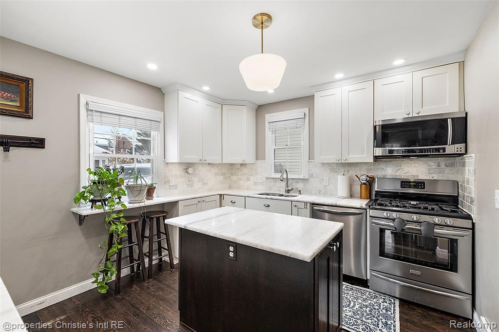 446 McKinley Avenue, Grosse Pointe Farms, MI 48236 — Photo 14