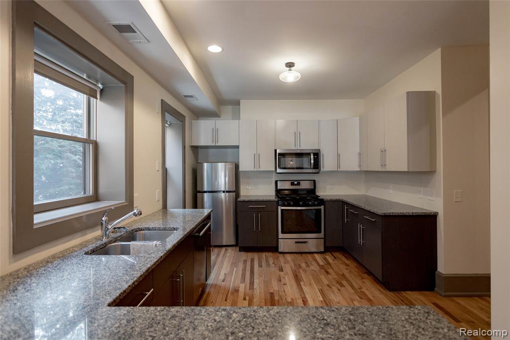 449 W Willis Street, Detroit, MI 48201 — Photo 8