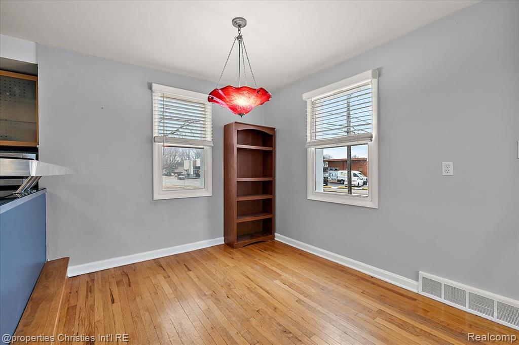 2435 Sunnyknoll Avenue, Berkley, MI 48072 — Photo 12