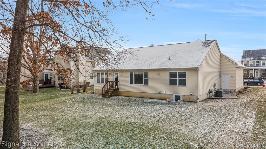8392 PARKRIDGE Drive, Dexter, MI 48130 — Photo 22