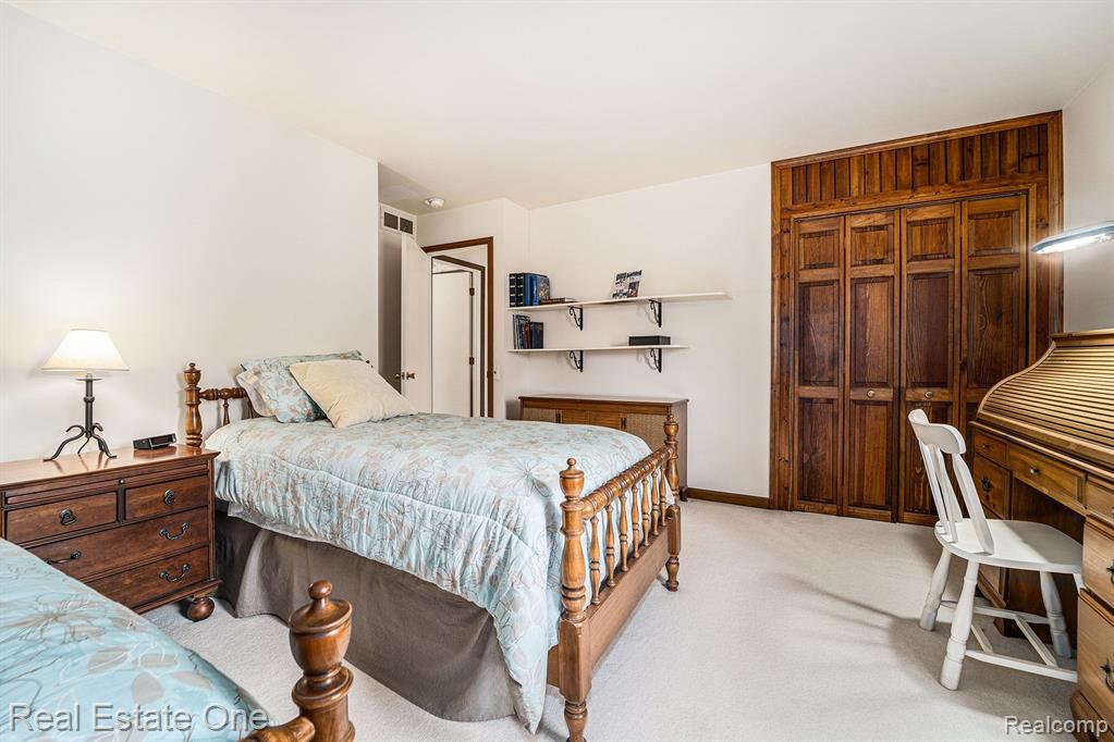 5367 LANGLEWOOD Drive, West Bloomfield, MI — Photo 21