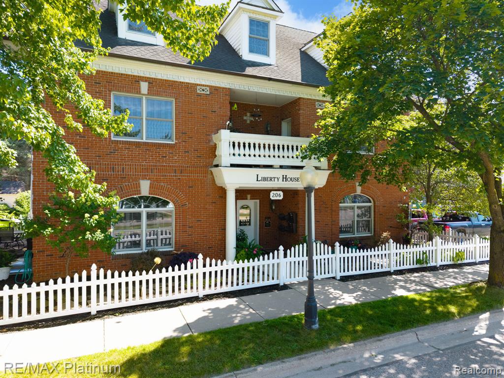 206 E Liberty Street, Milford, MI 48381 — Photo 6