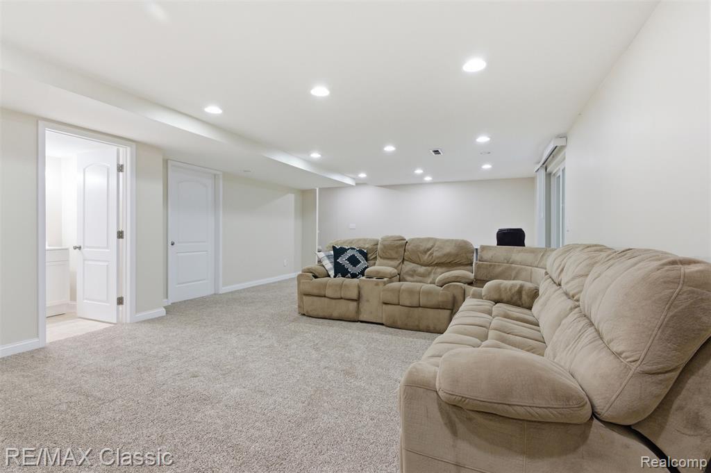 7946 Russell Drive, Westland, MI — Photo 27