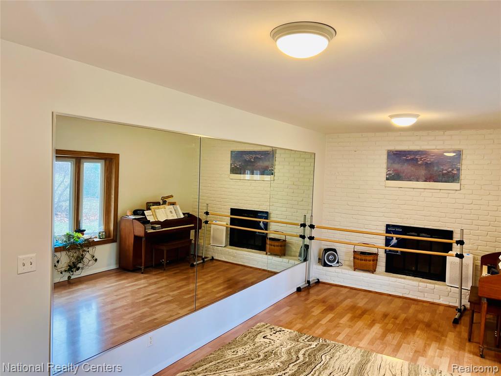 1900 N Hughes Road, Howell, MI 48843 — Photo 26