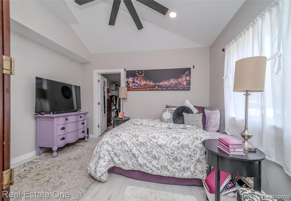 515 S Michigan Avenue, Howell, MI 48843 — Photo 13