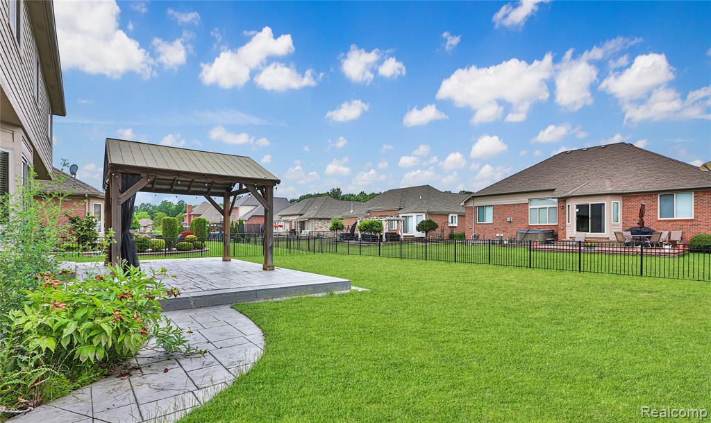 16417 Bishopsgate Drive, Macomb, MI 48044 — Photo 4