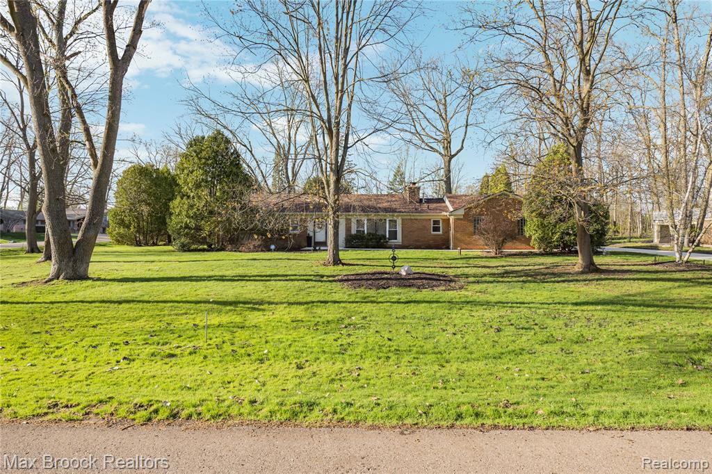 4550 Patrick Road, West Bloomfield, MI — Photo 45