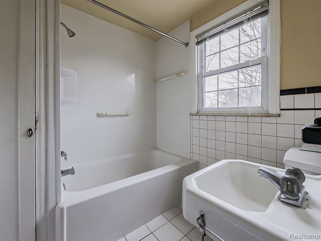 6609 CORTLAND Avenue, Allen Park, MI 48101 — Photo 10