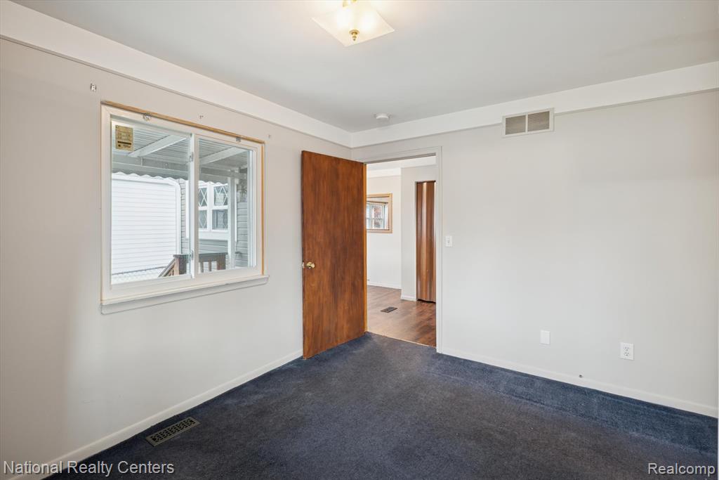 5644 Croissant Street, Dearborn Heights, MI 48125 — Photo 15