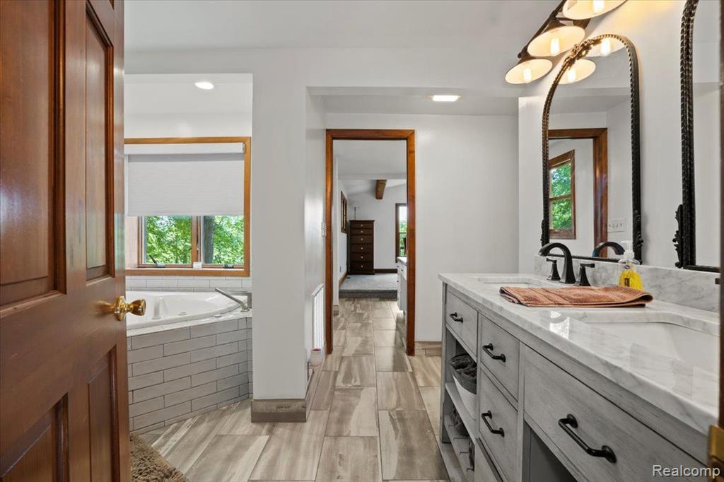 6885 DEERHILL Drive, Clarkston, MI — Photo 37