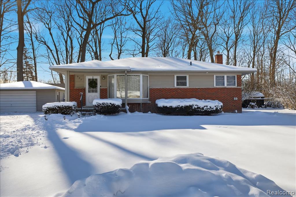 523 Tilmor Drive, Waterford, MI 48328 — Photo 2