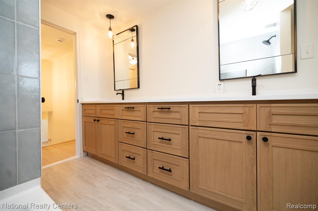6050 UPPER STRAITS Boulevard, West Bloomfield, MI 48324 — Photo 27