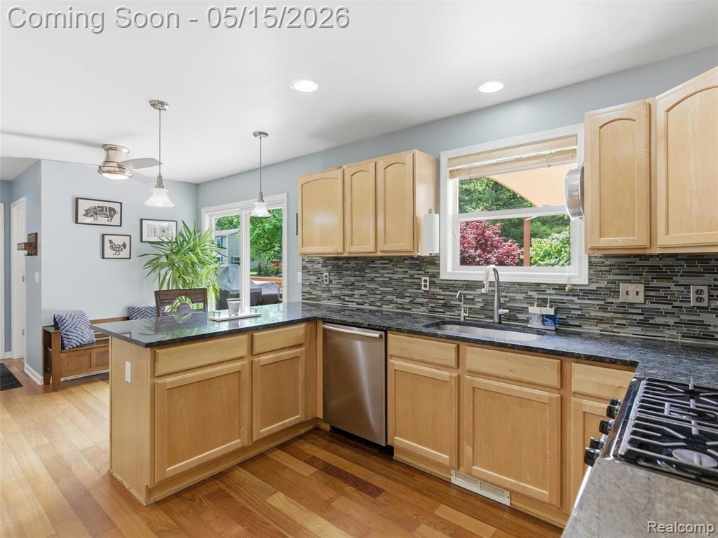4241 Island Park Drive, Waterford, MI 48329 — Photo 13