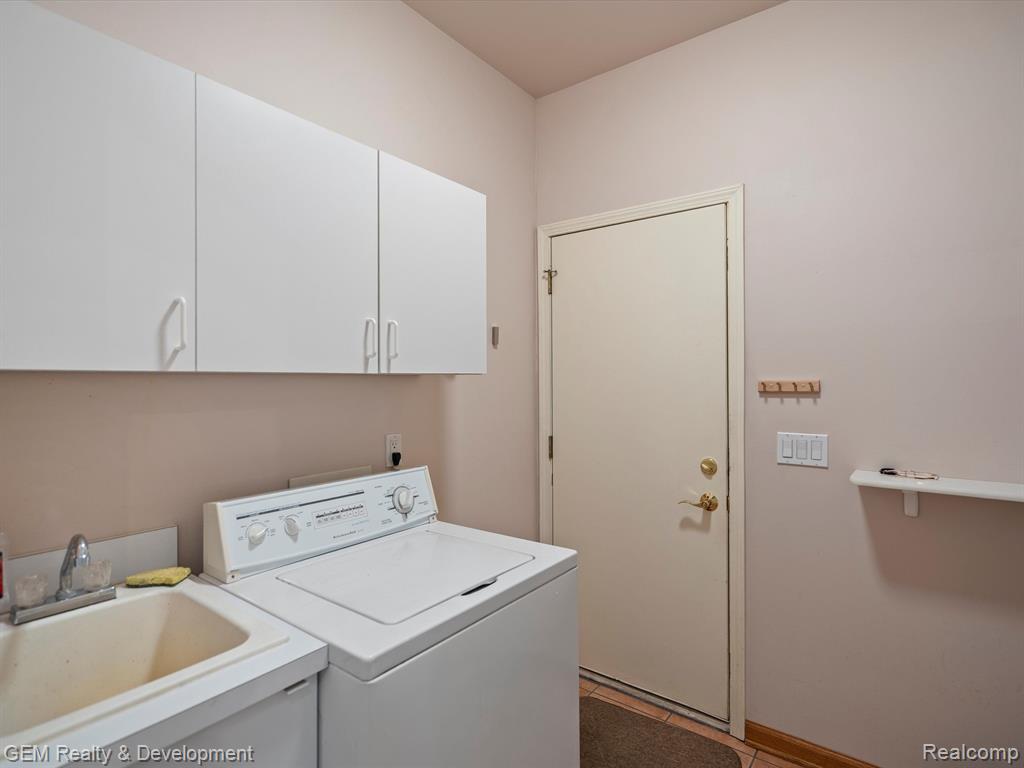 7487 KENNINGTON Boulevard, West Bloomfield, MI — Photo 17